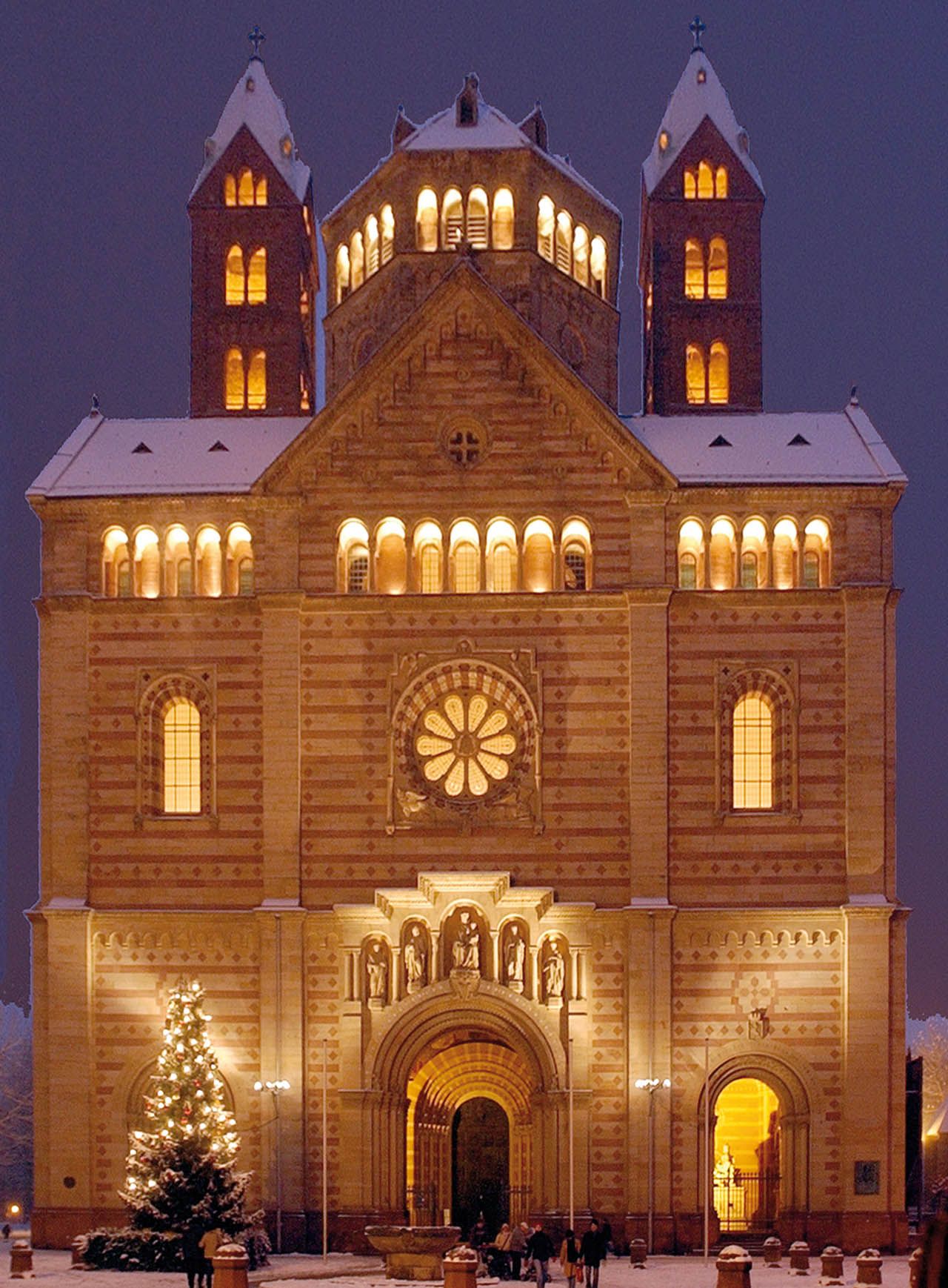 ESPIRA CATEDRAL SPEYER DOM NAVIDAD CRUCEROS MERCADILLOS DE NAVIDAD #CrucerosFluviales #MercadillosDeNavidad #Alemania #CrucerosFluvialesRin #RhineRiverCruises #ChristmasMarkets #CrucerosNavidad